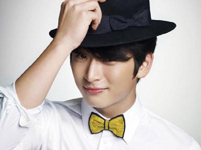 Jinwoon 2AM Tak Masalah Kencani Wanita yang Lebih Tua 7 Tahun Darinya